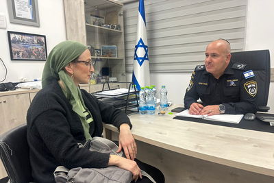 הקצין והאמא, אתמול