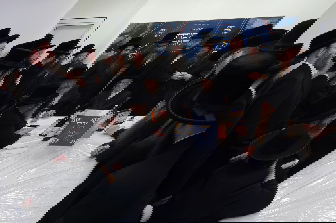 התחלת כתיבת ס"ת בסערט ויז'ניץ