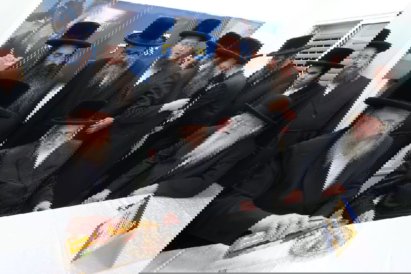 התחלת כתיבת ס"ת בסערט ויז'ניץ