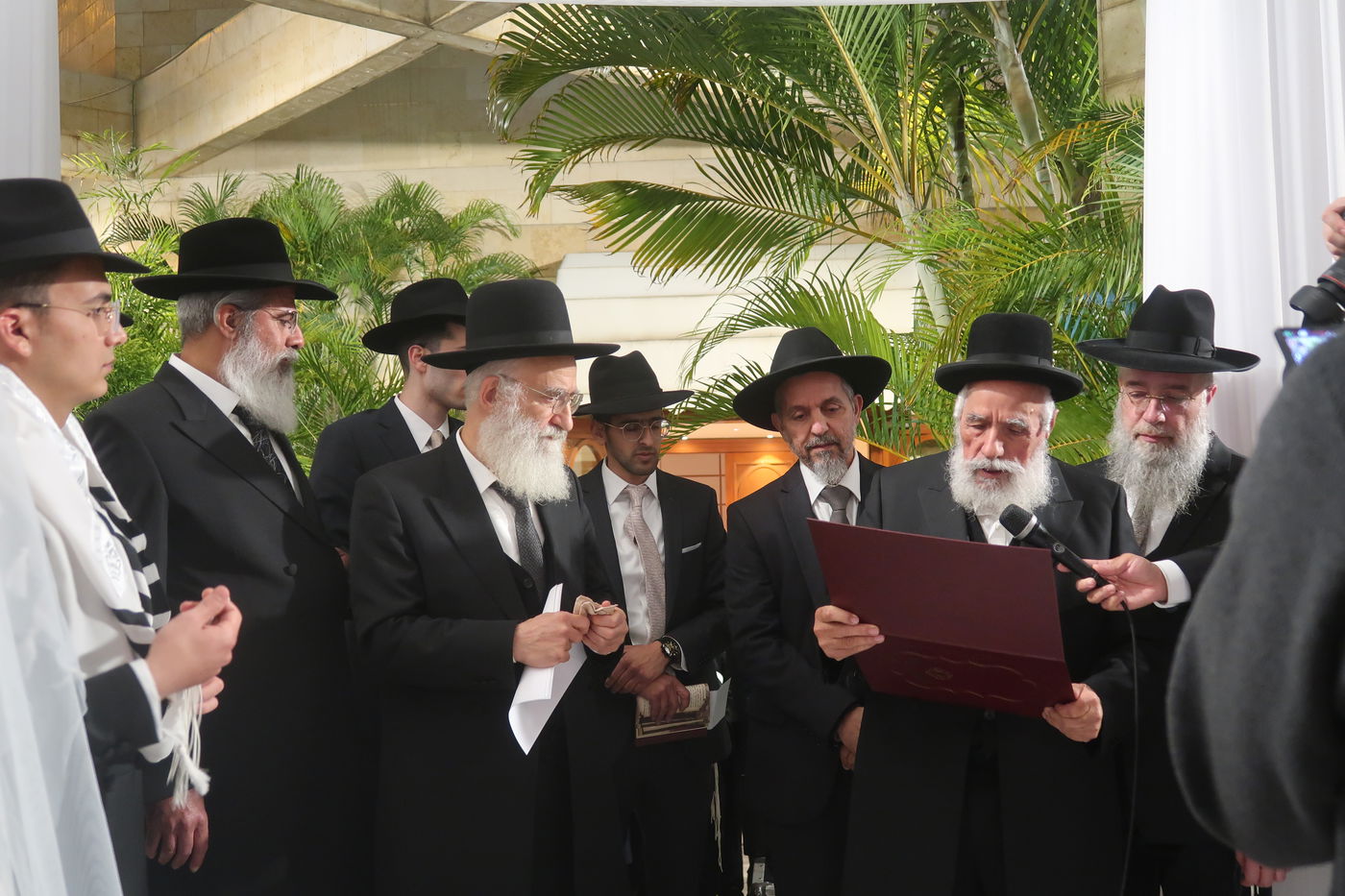 שמחת נישואי נכדת הגר"ש מחפוד