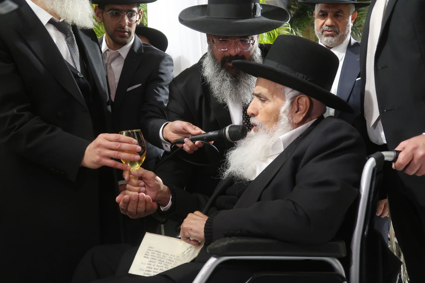 שמחת נישואי נכדת הגר"ש מחפוד