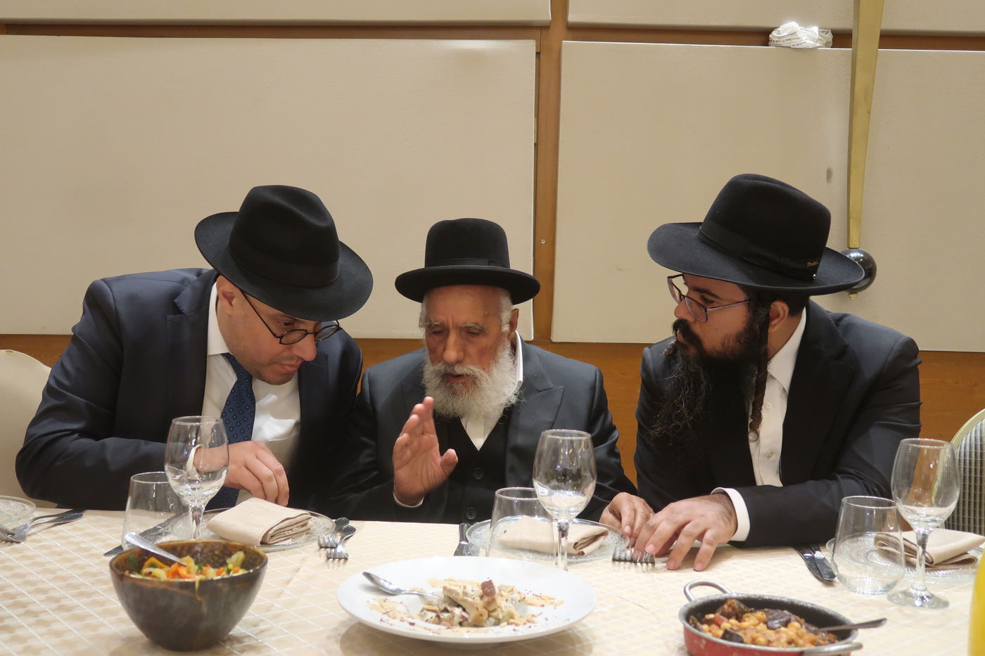 שמחת נישואי נכדת הגר"ש מחפוד