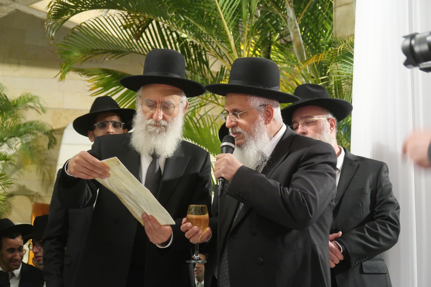 שמחת נישואי נכדת הגר"ש מחפוד