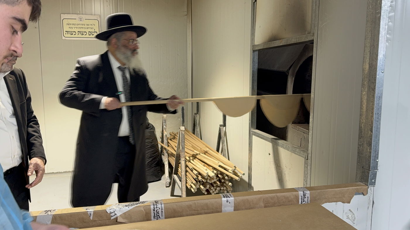 רבי ישראל אברג'ל באפיית מצות חבורה