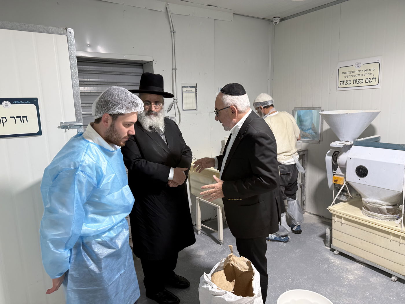 רבי ישראל אברג'ל באפיית מצות חבורה