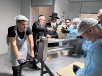 רבי ישראל אברג'ל באפיית מצות חבורה