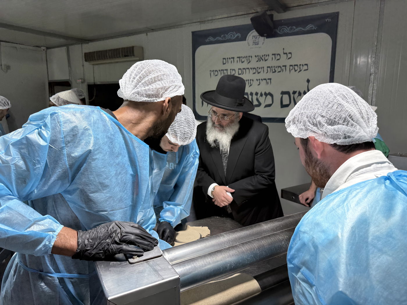 רבי ישראל אברג'ל באפיית מצות חבורה