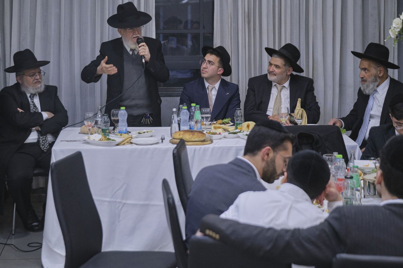 שמחת אירוסי נכד הגר"צ מאזוז