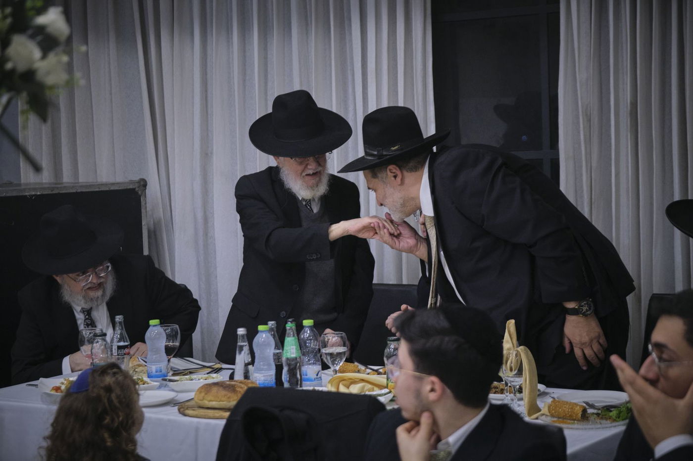 שמחת אירוסי נכד הגר"צ מאזוז