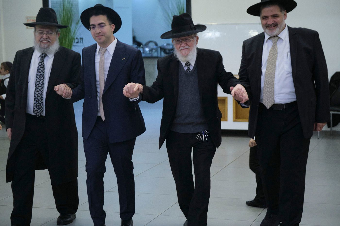 שמחת אירוסי נכד הגר"צ מאזוז