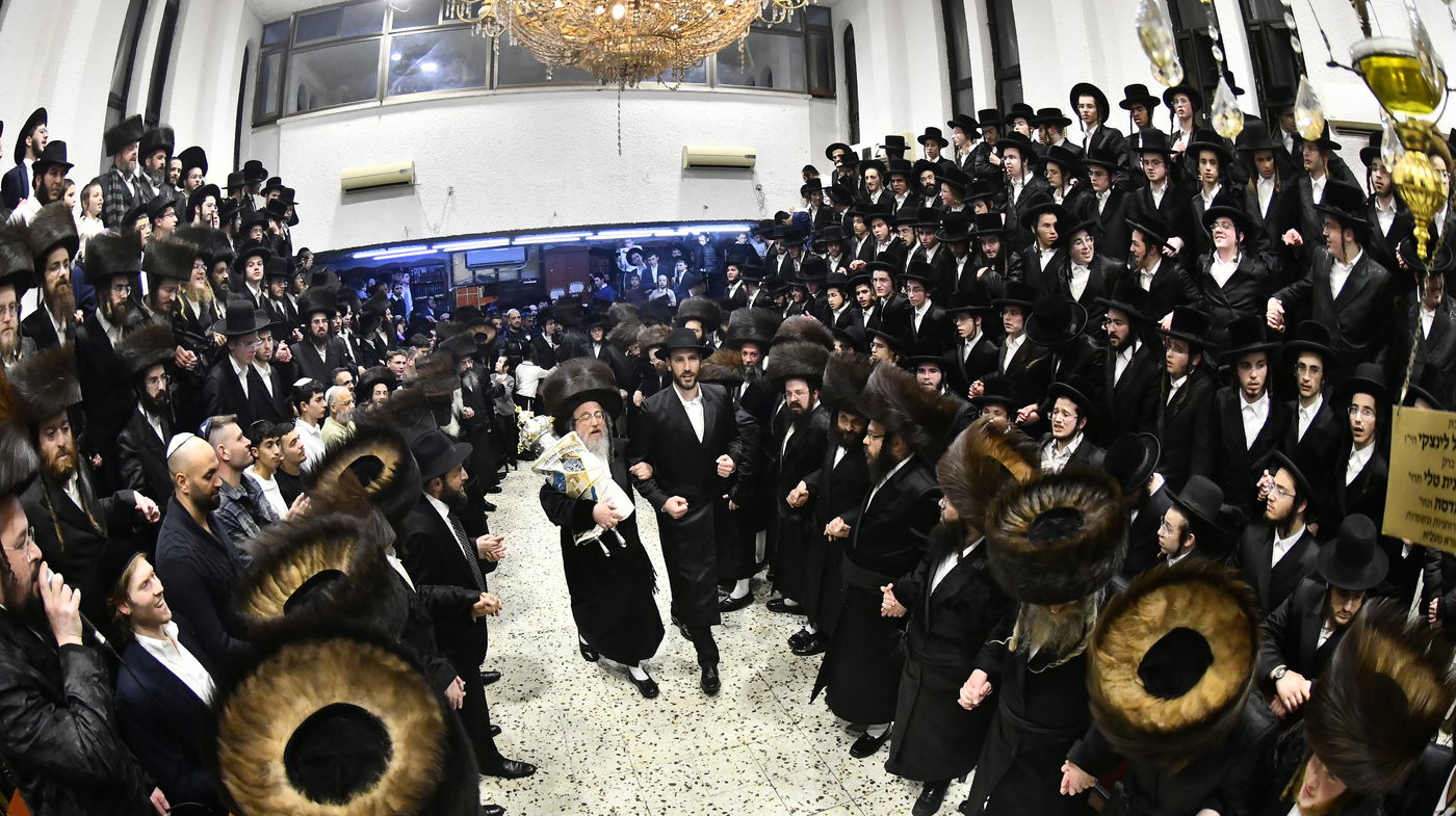 הכנסת ס"ת בביאלה ב"ב