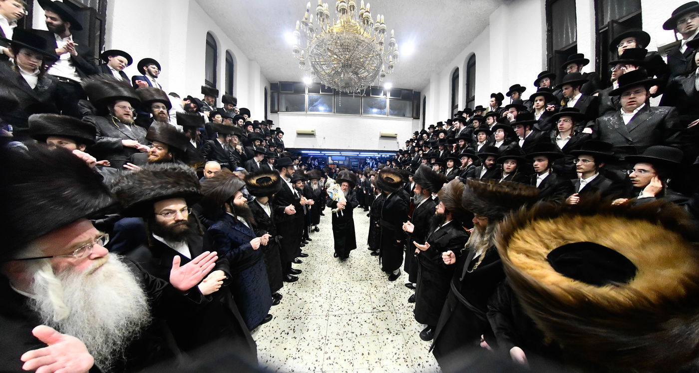 הכנסת ס"ת בביאלה ב"ב