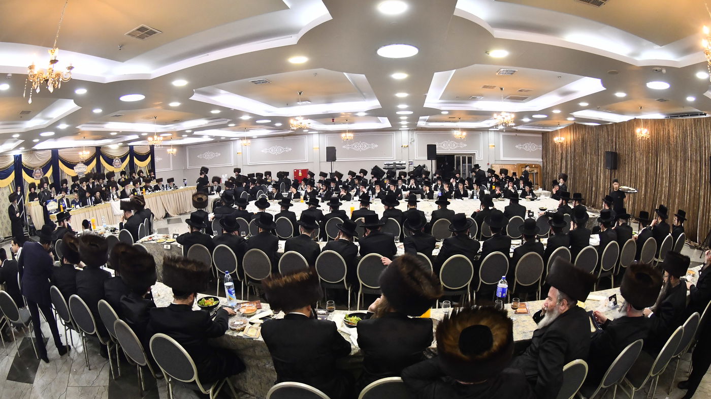 הכנסת ס"ת בביאלה ב"ב