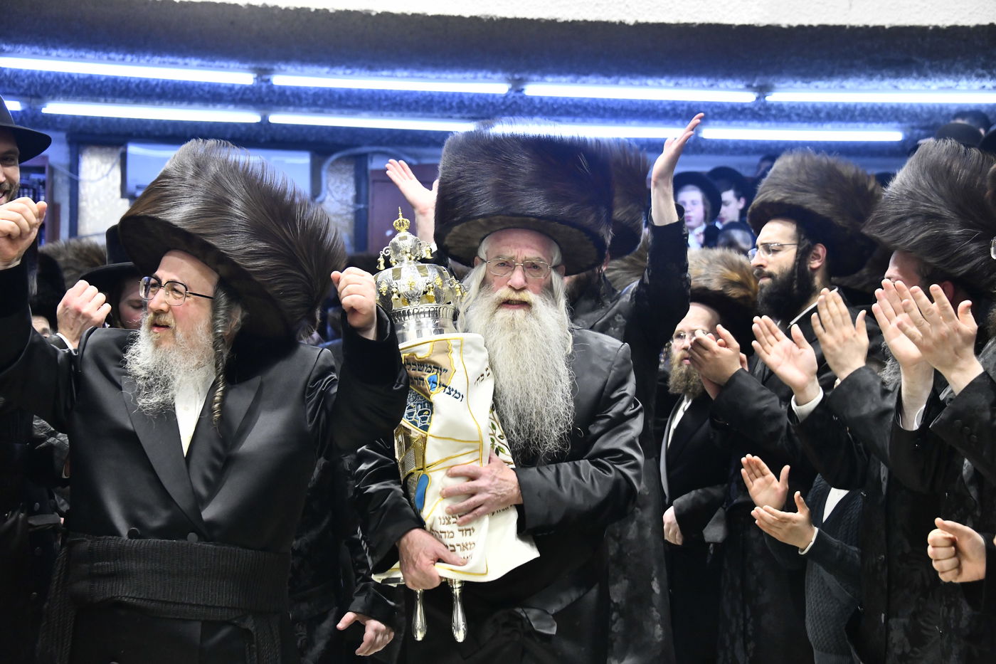 הכנסת ס"ת בביאלה ב"ב