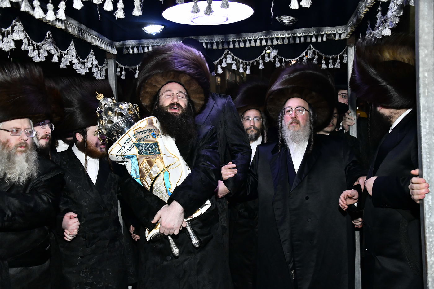 הכנסת ס"ת בביאלה ב"ב