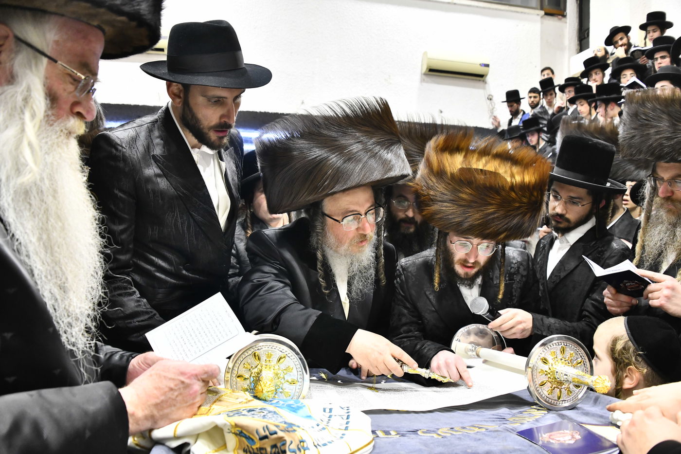 הכנסת ס"ת בביאלה ב"ב