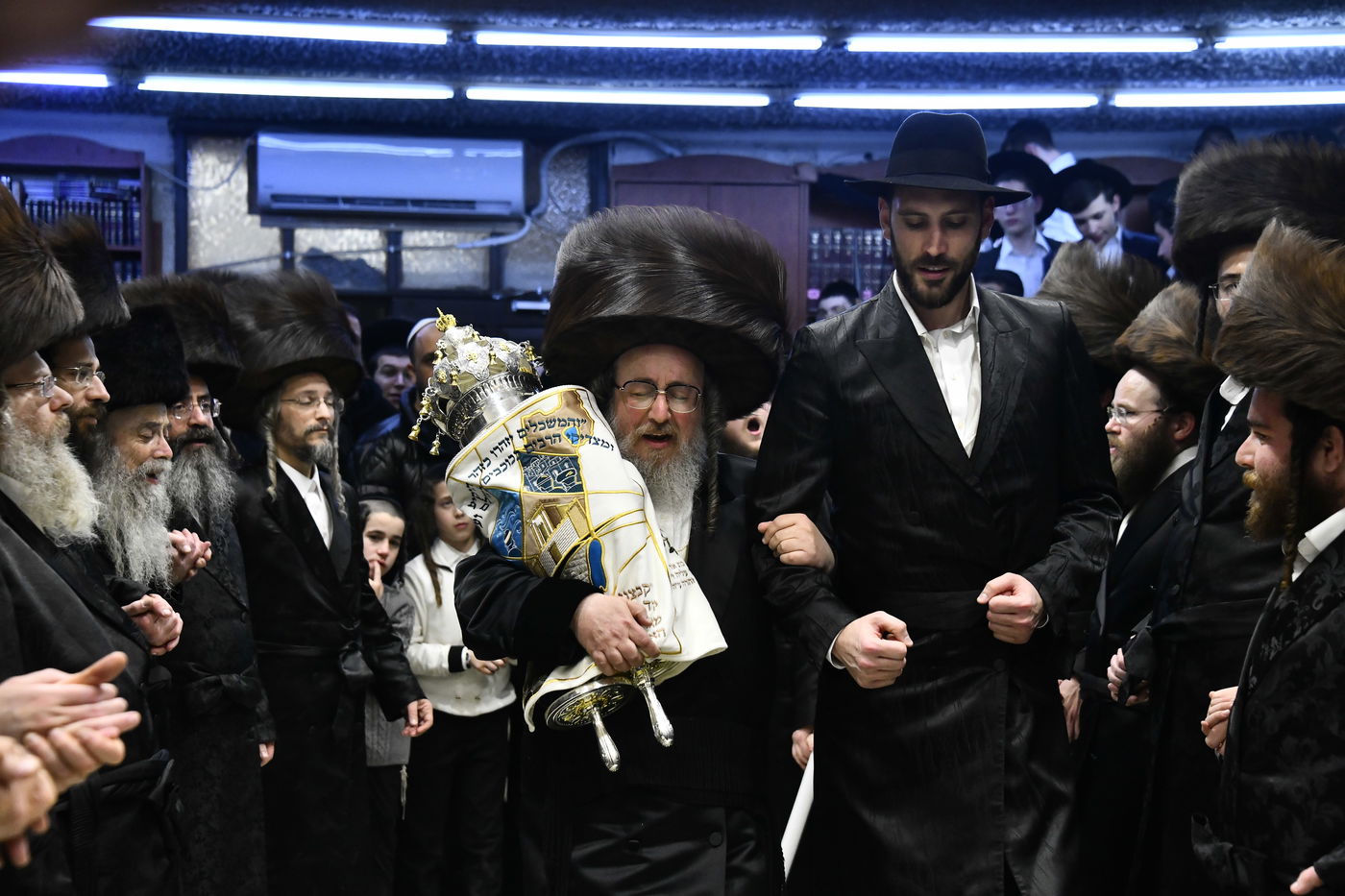 הכנסת ס"ת בביאלה ב"ב