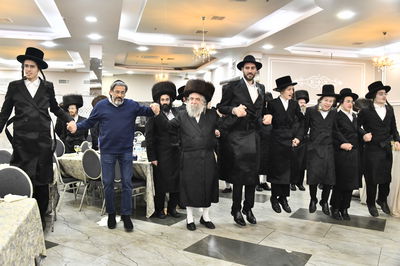 הכנסת ס"ת בביאלה ב"ב