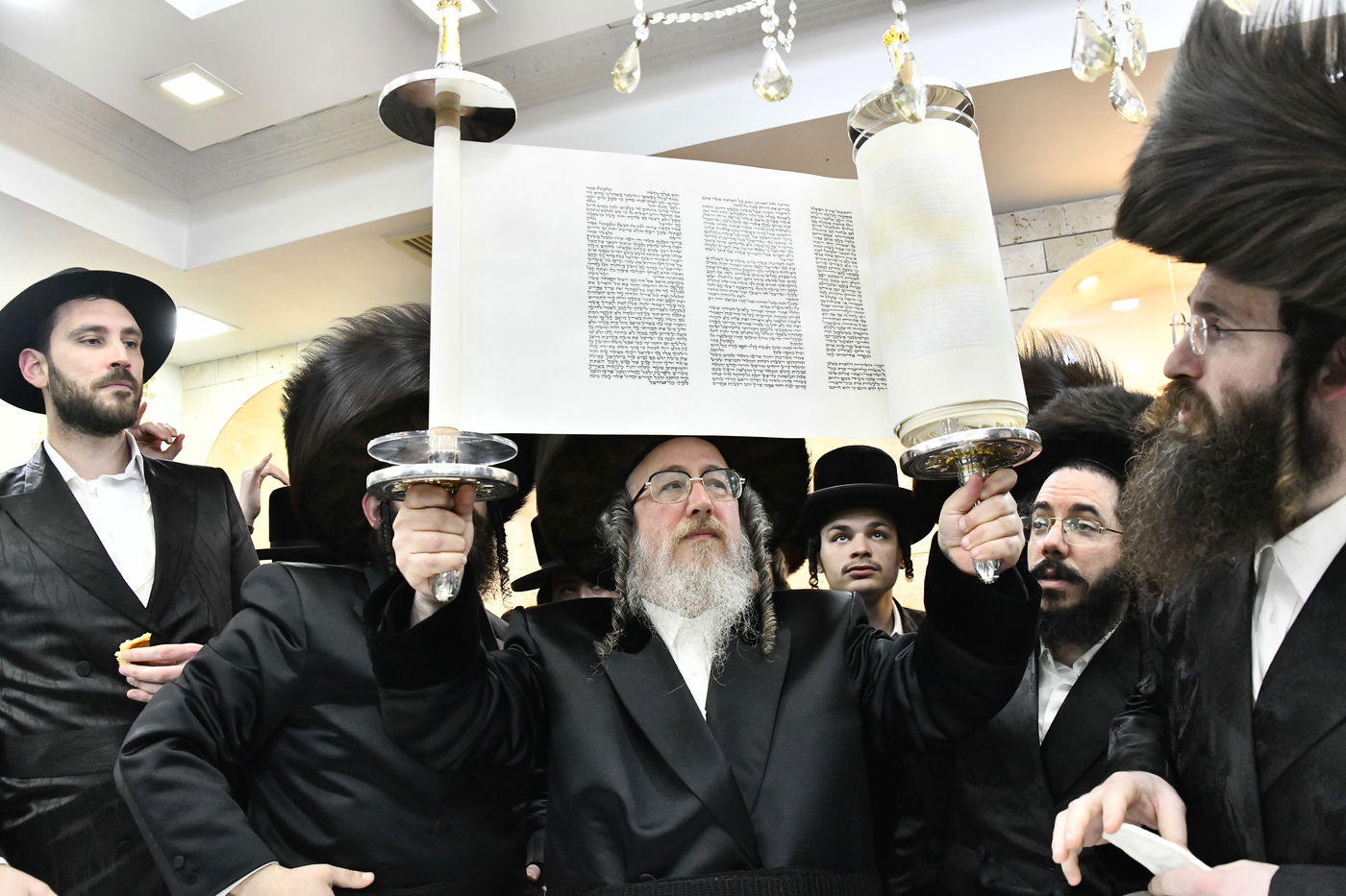 הכנסת ס"ת בביאלה ב"ב