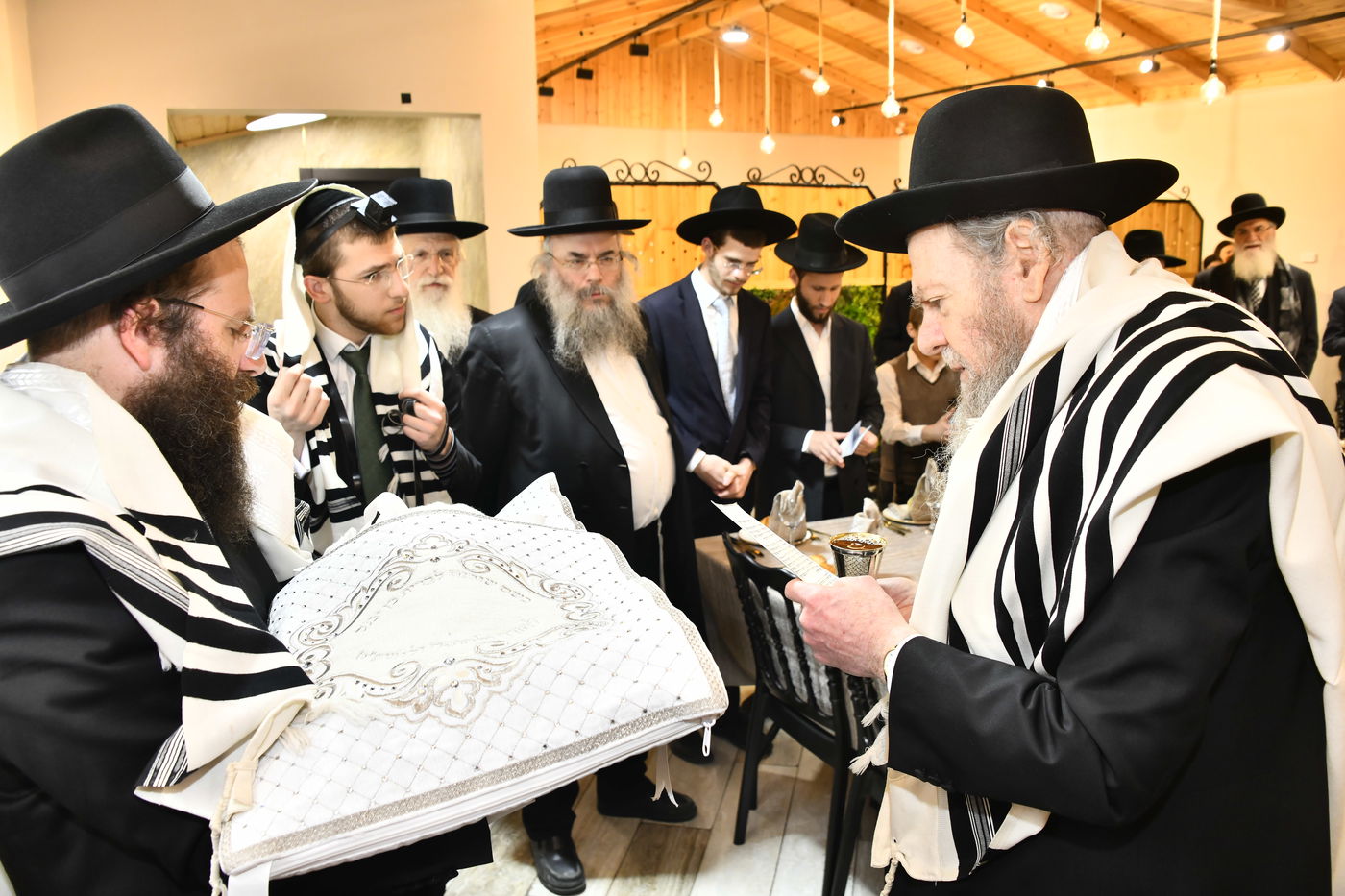 שמחת הברית לנין הגרמ"ש אדלשטיין ונכד הגרי"ש קנייבסקי