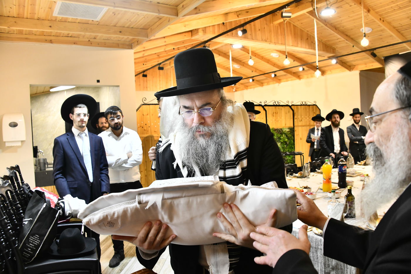 שמחת הברית לנין הגרמ"ש אדלשטיין ונכד הגרי"ש קנייבסקי