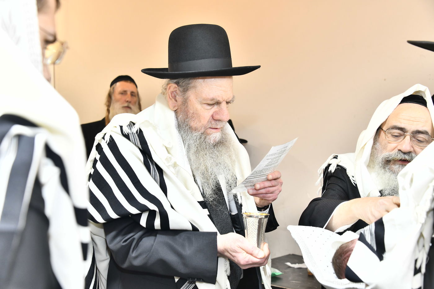 שמחת הברית לנין הגרמ"ש אדלשטיין ונכד הגרי"ש קנייבסקי