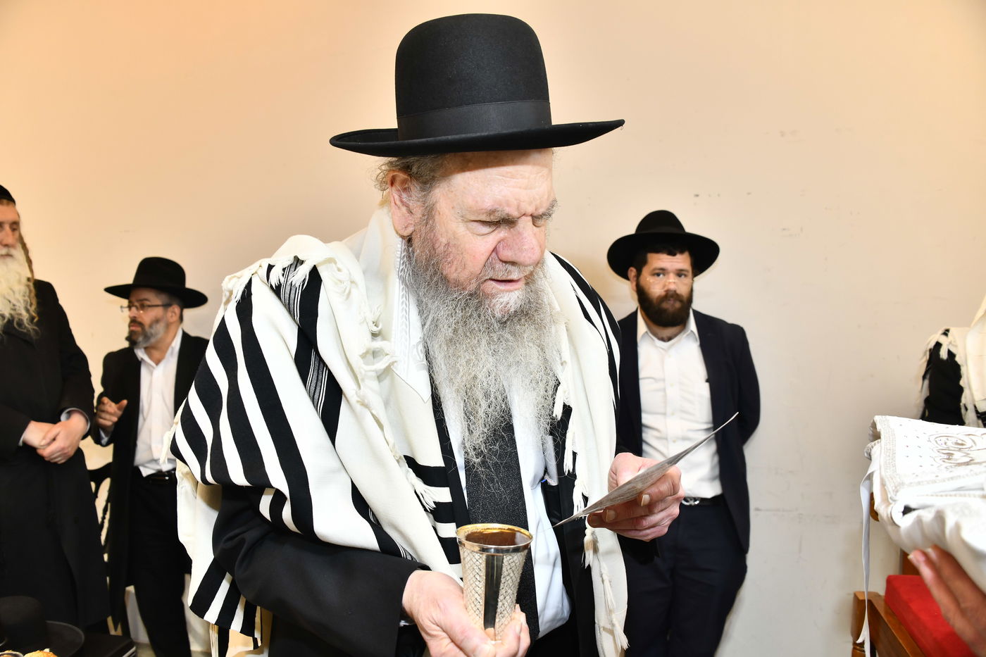 שמחת הברית לנין הגרמ"ש אדלשטיין ונכד הגרי"ש קנייבסקי