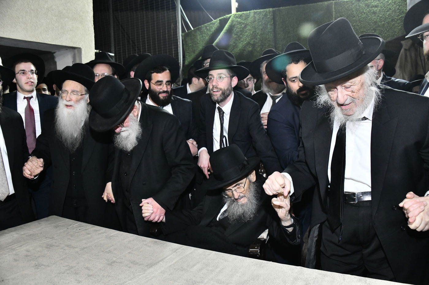 שמחת נישואי נכד הגר"י הקר