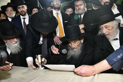 שמחת נישואי נכד הגר"י הקר