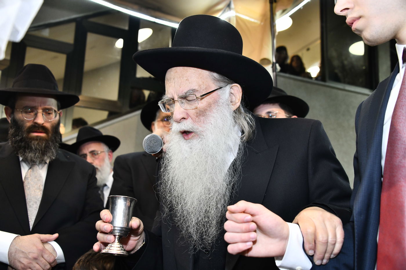 שמחת נישואי נכד הגר"י הקר