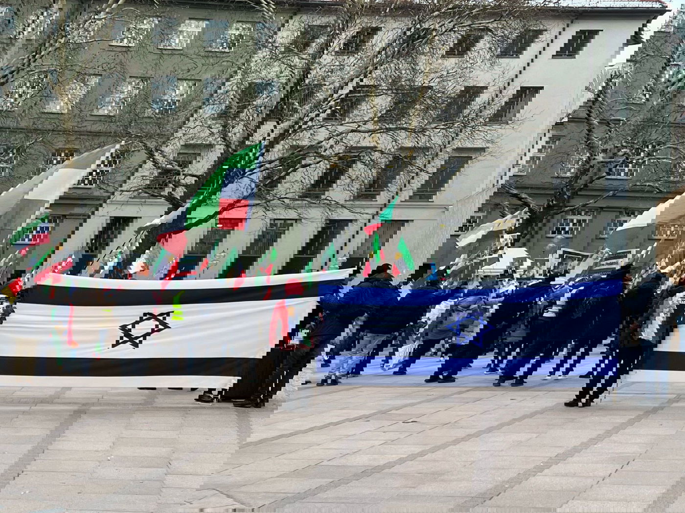 דגל ישראל ענק בקהל