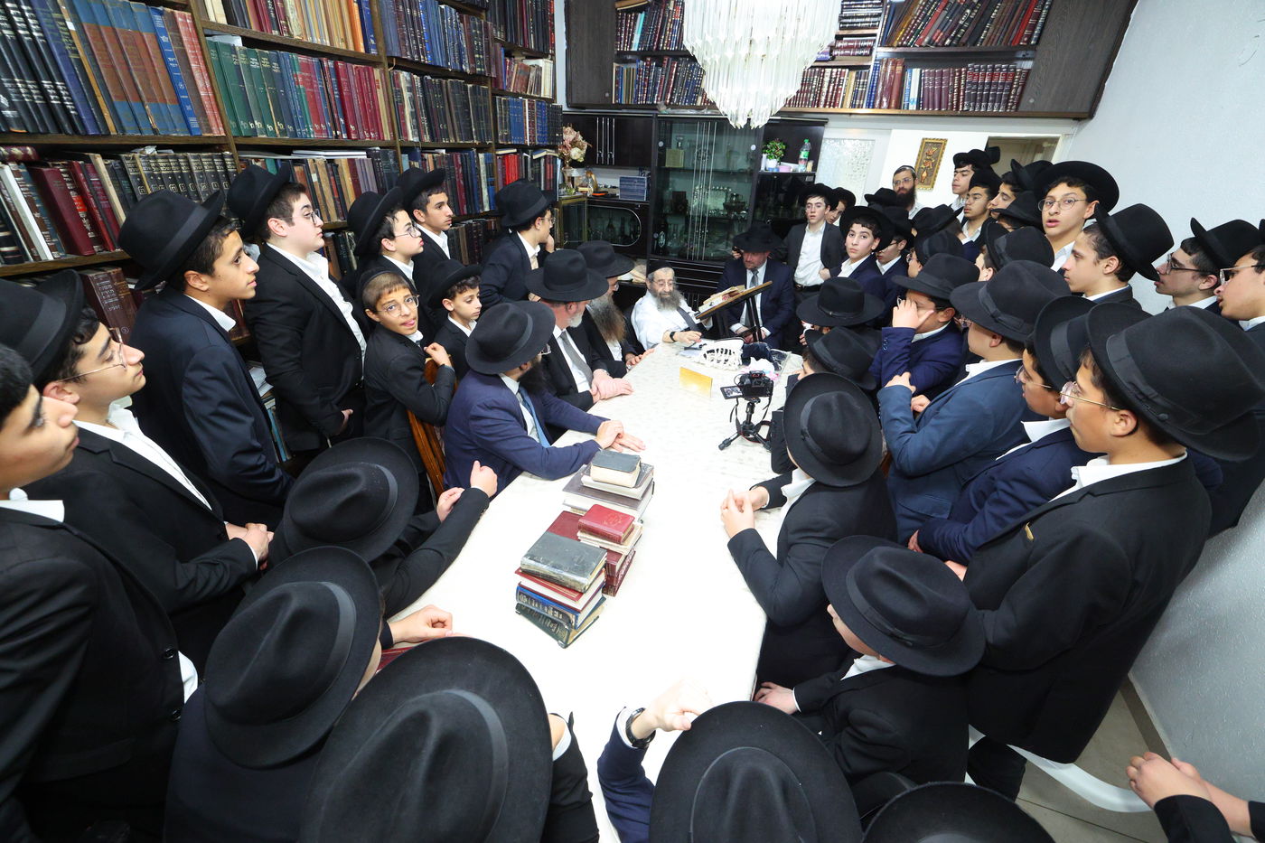 ילדי תל ציון אצל הגר"מ בן שמעון