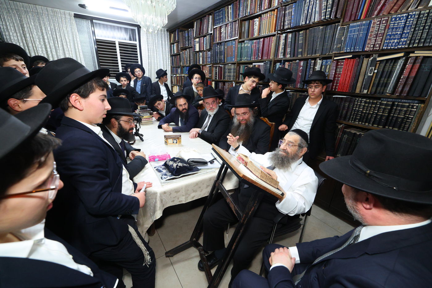 ילדי תל ציון אצל הגר"מ בן שמעון