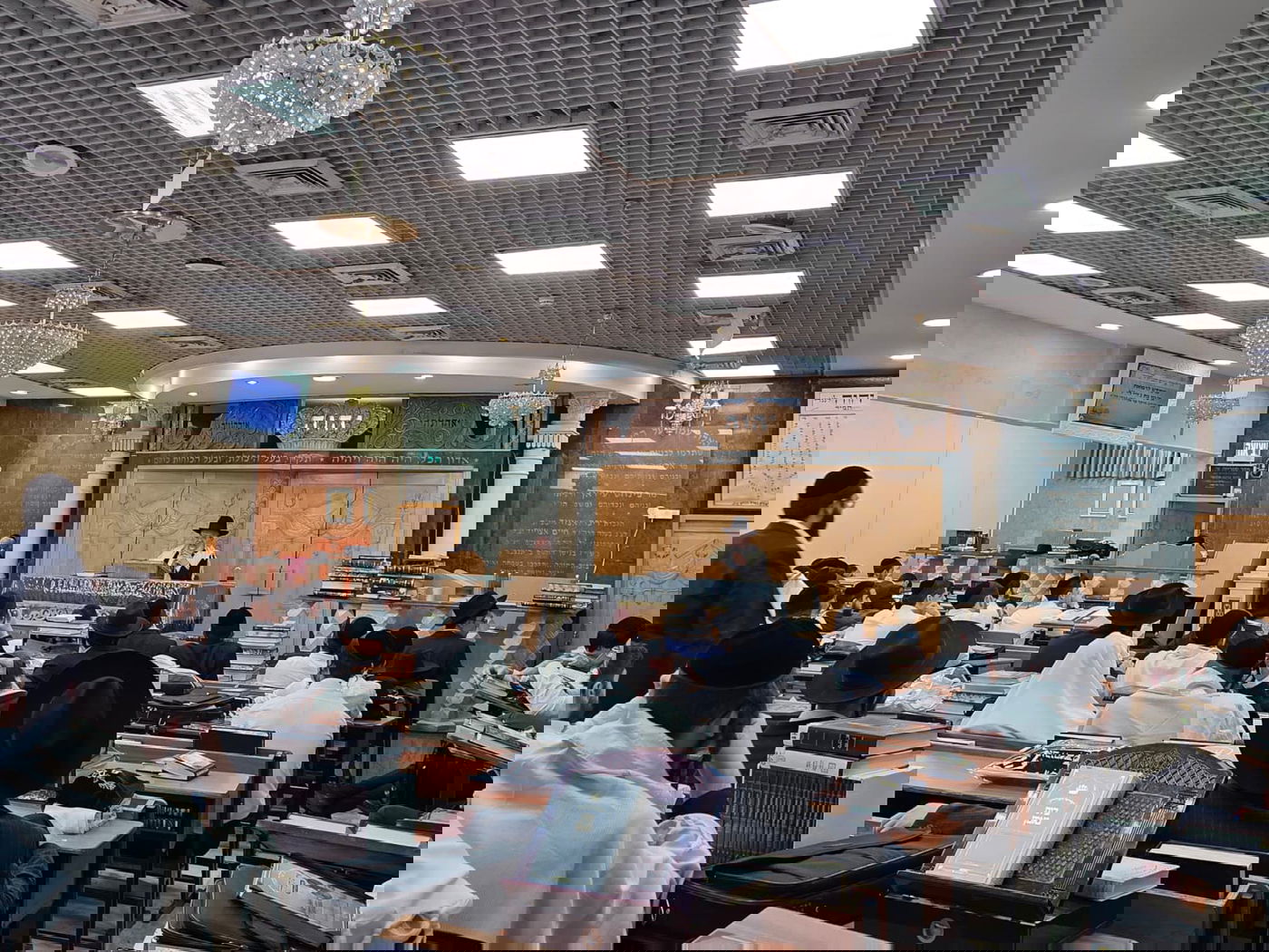 יום חמישי האחרון של שובבי"ם ב'כסא רחמים'