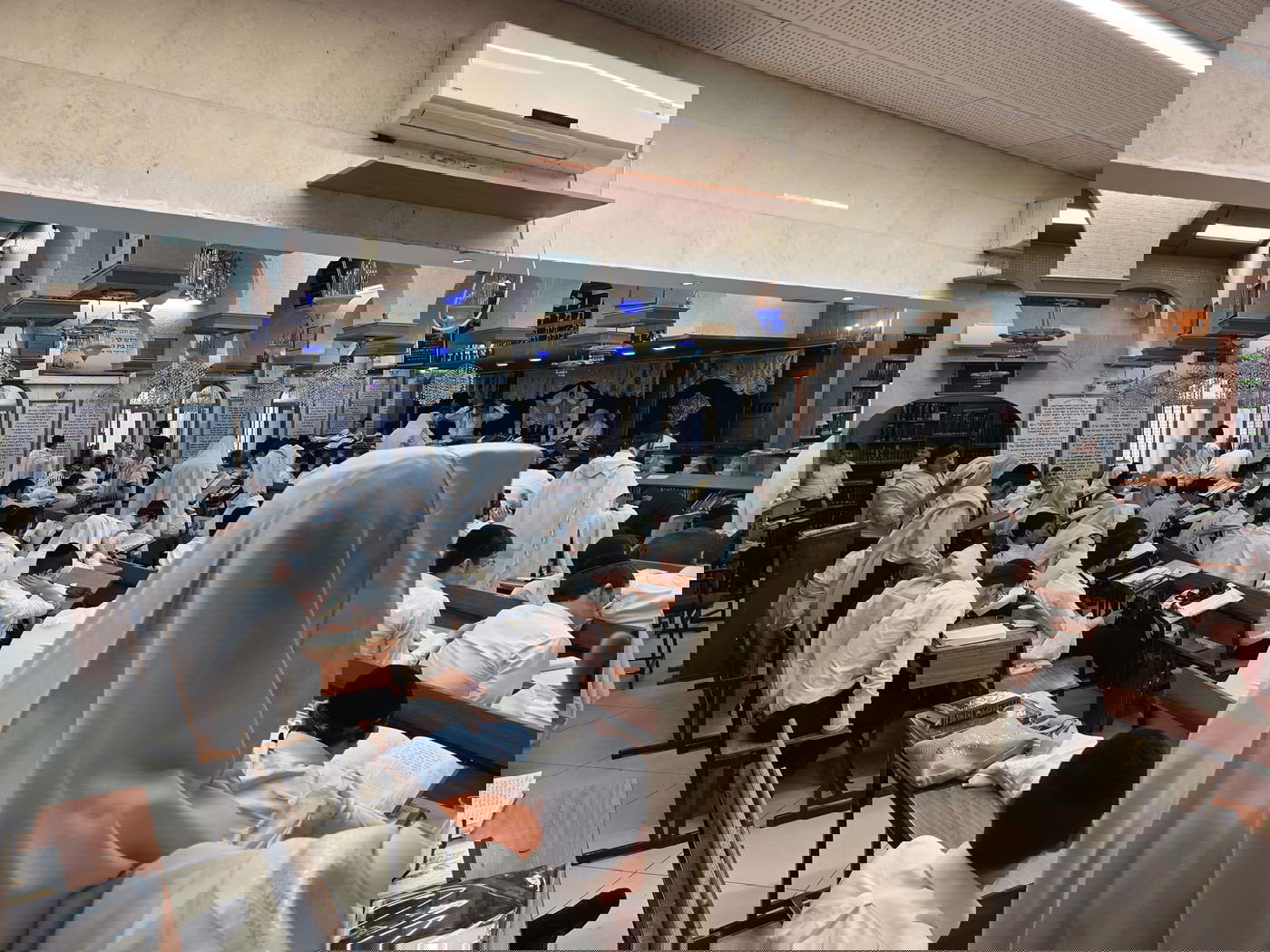 יום חמישי האחרון של שובבי"ם ב'כסא רחמים'