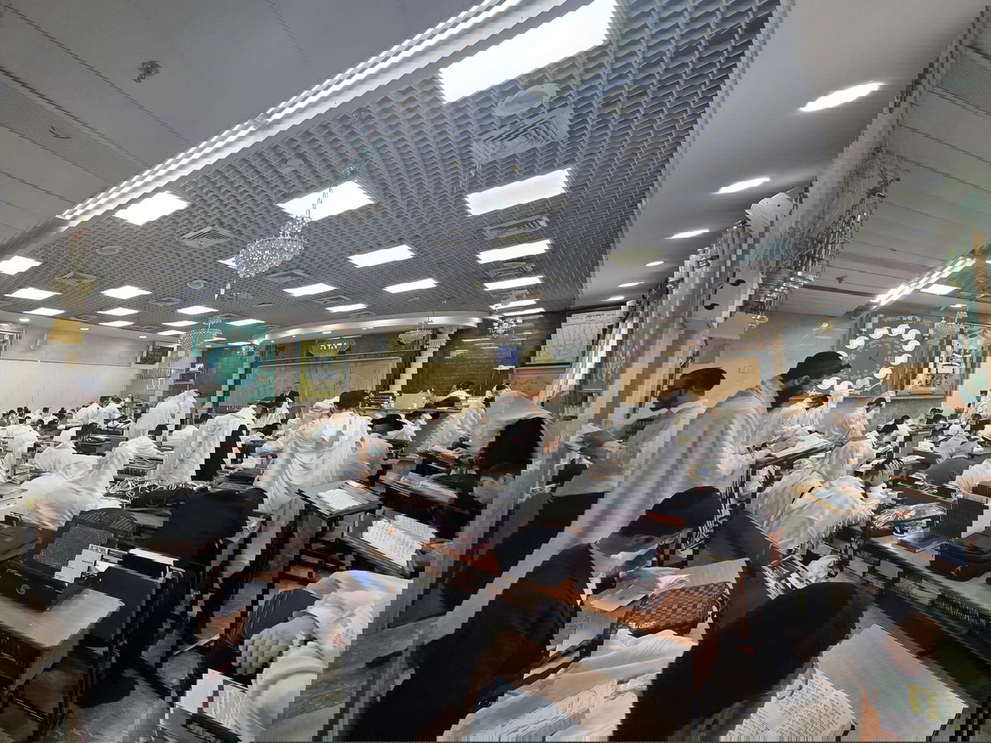 יום חמישי האחרון של שובבי"ם ב'כסא רחמים'