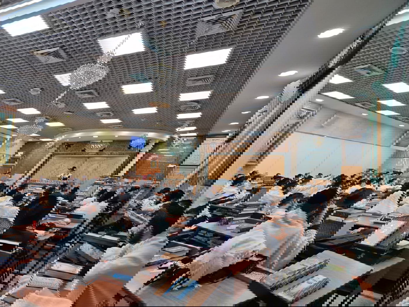 יום חמישי האחרון של שובבי"ם ב'כסא רחמים'