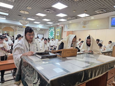 יום חמישי האחרון של שובבי"ם ב'כסא רחמים'