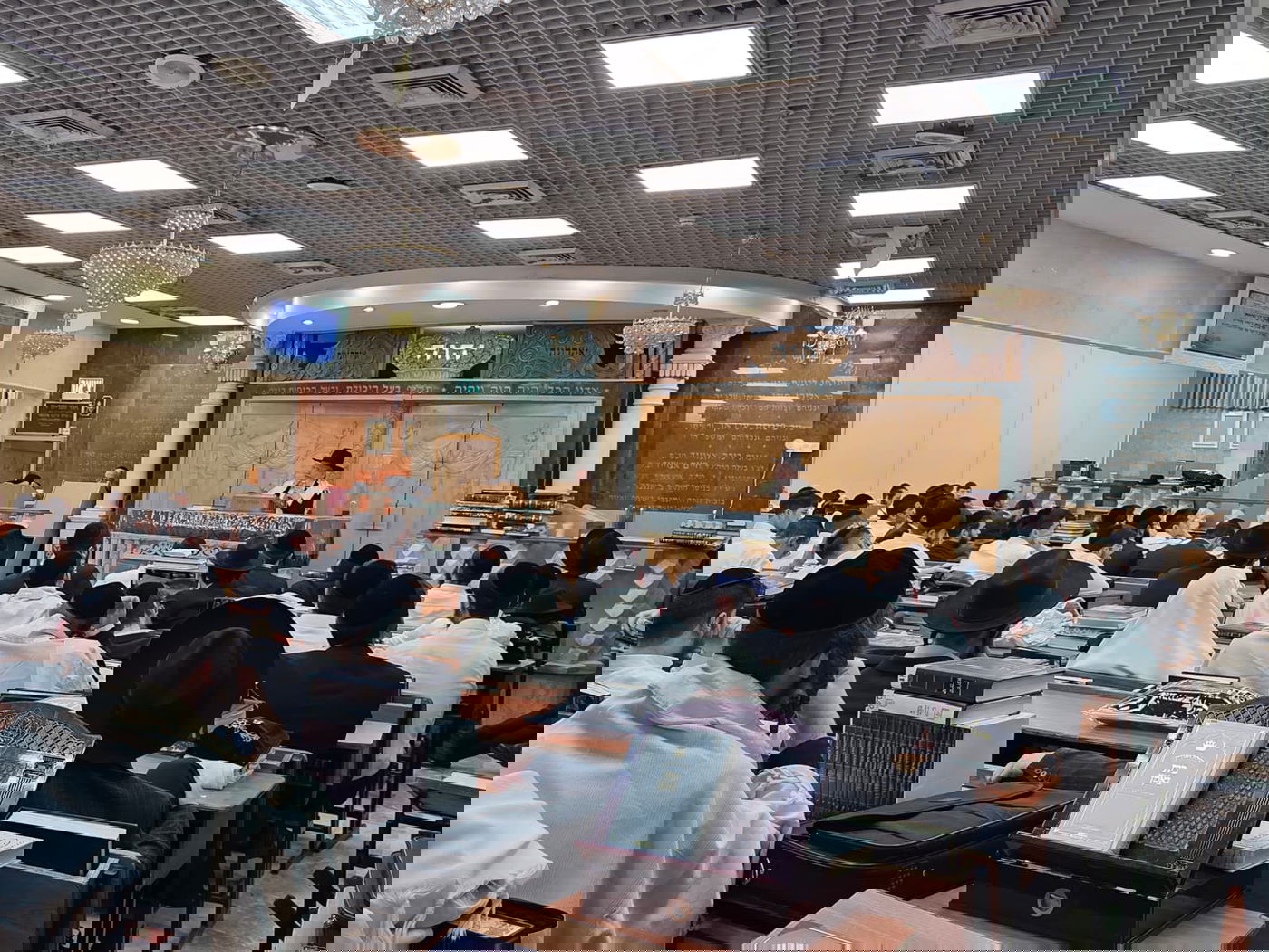 יום חמישי האחרון של שובבי"ם ב'כסא רחמים'