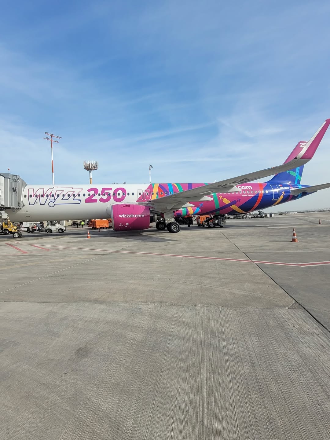 מטוס ה'250' של וויז אייר בנתב"ג