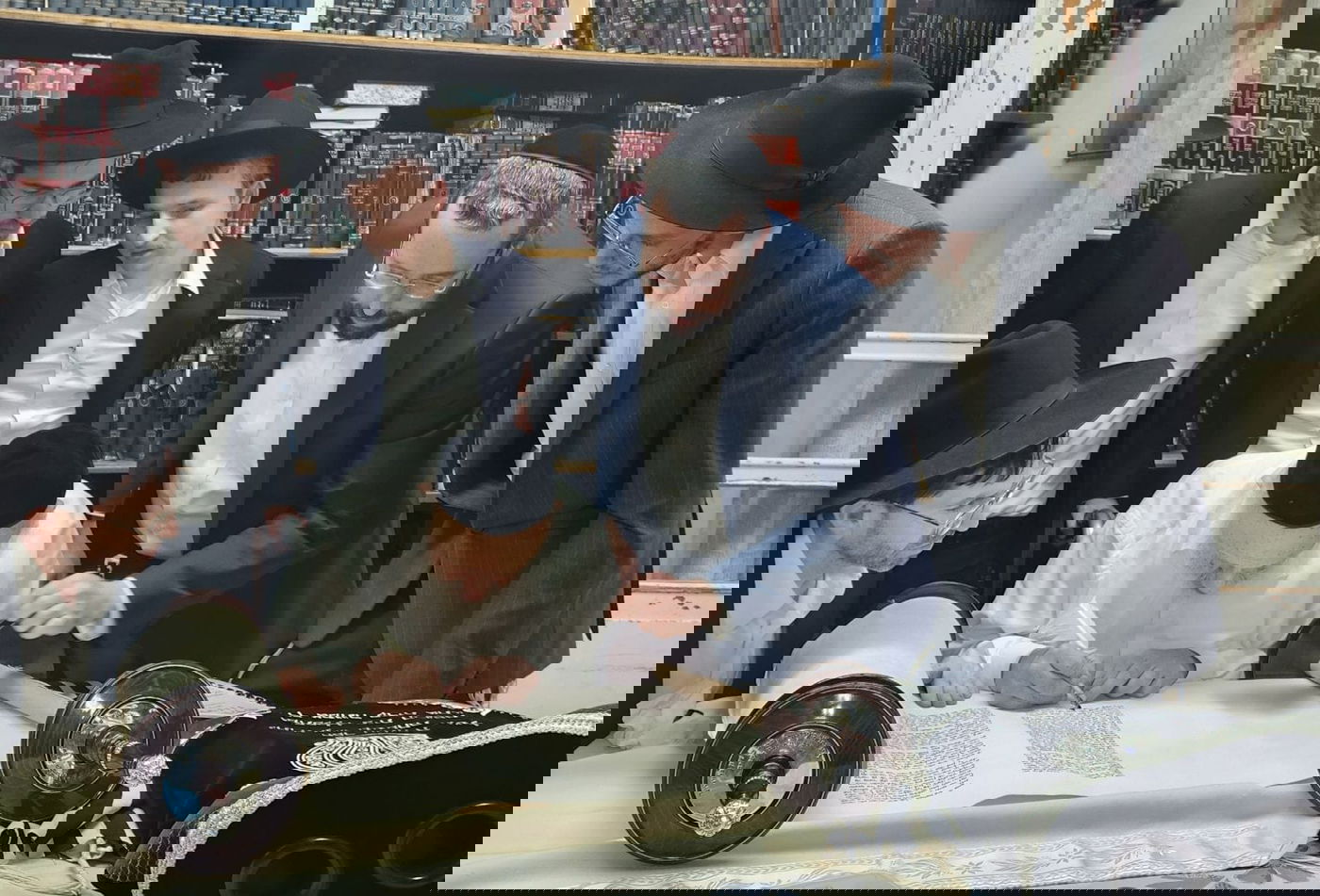 הכנסת ספר תורה ל'דרך אמונה' בקרית אתא