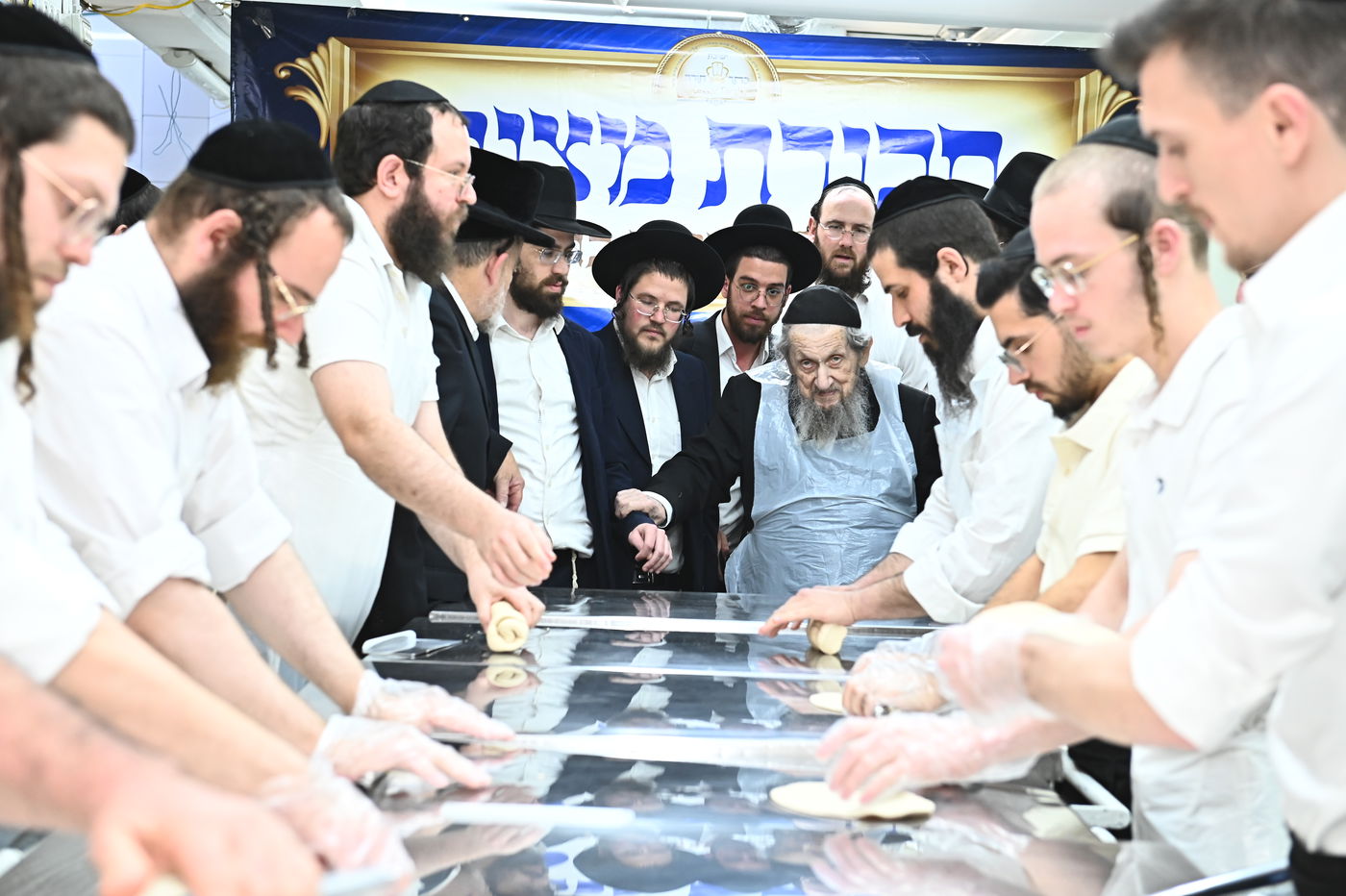 הגר"ד לנדו באפיית מצות