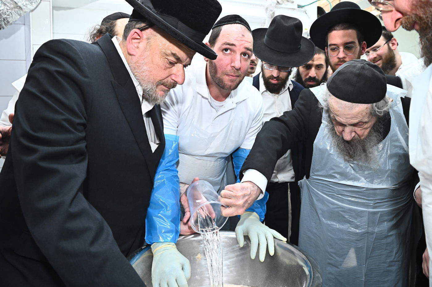 הגר"ד לנדו באפיית מצות