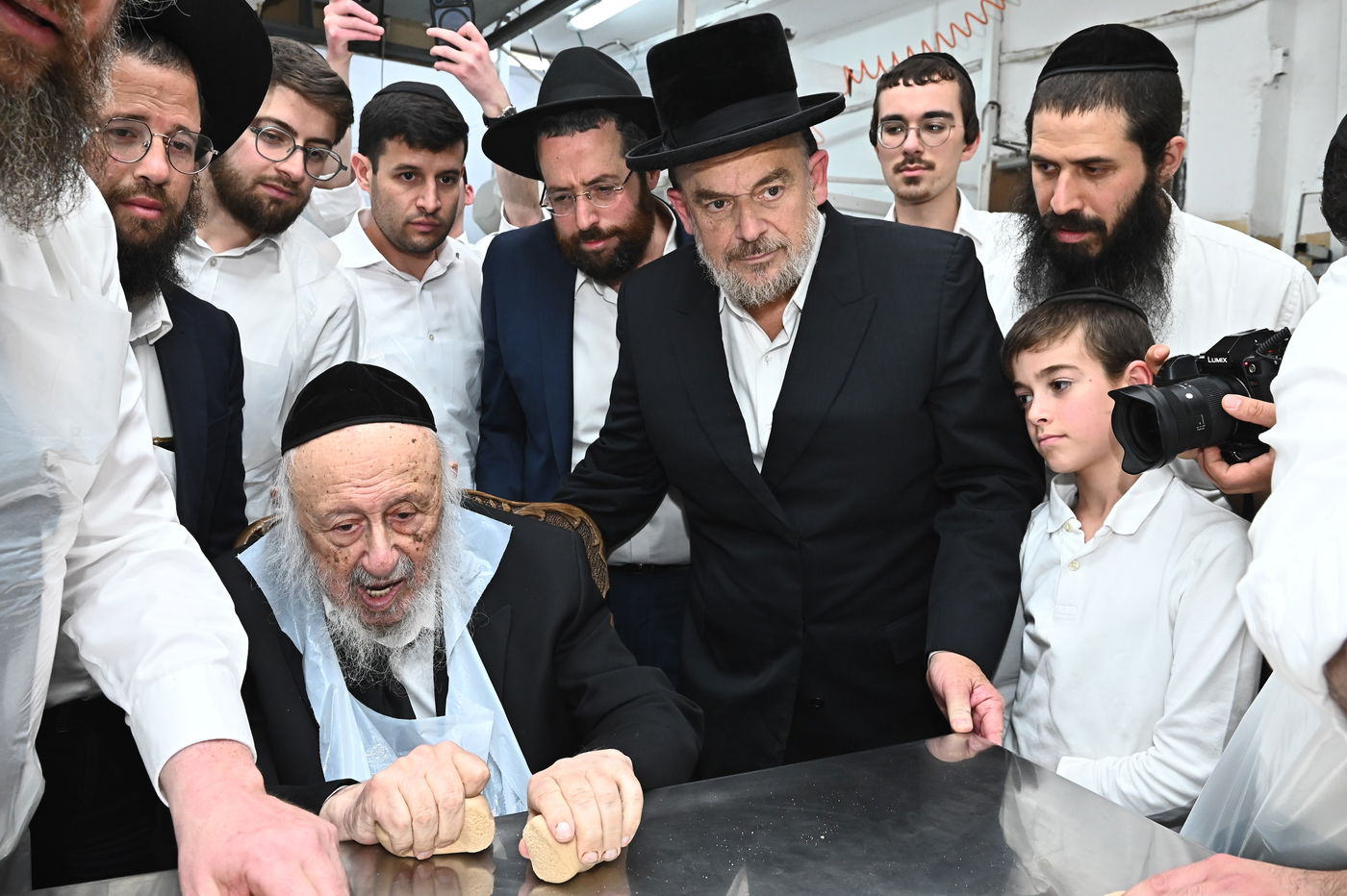 הגרב"ד פוברסקי באפיית מצות