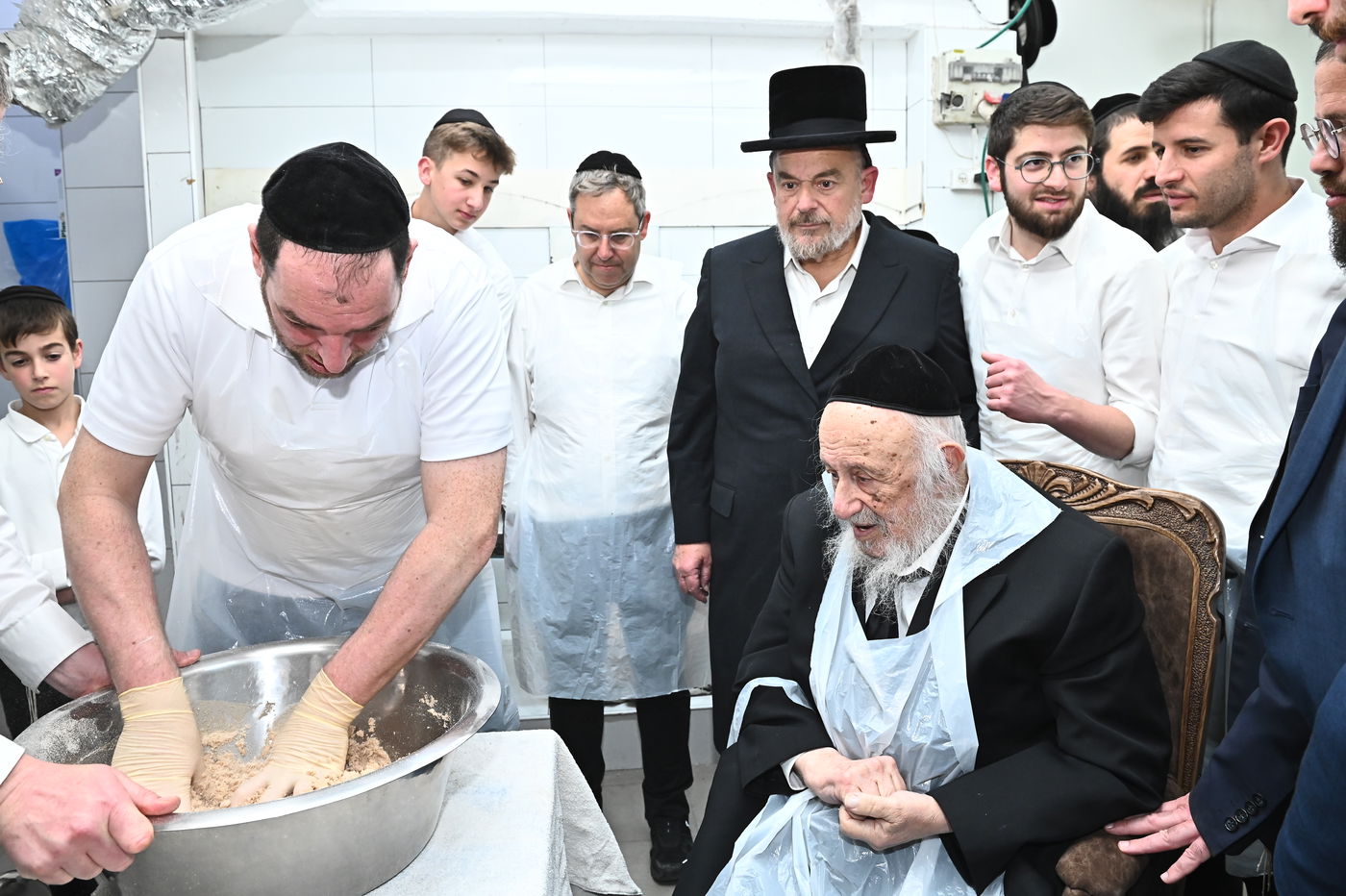 הגרב"ד פוברסקי באפיית מצות