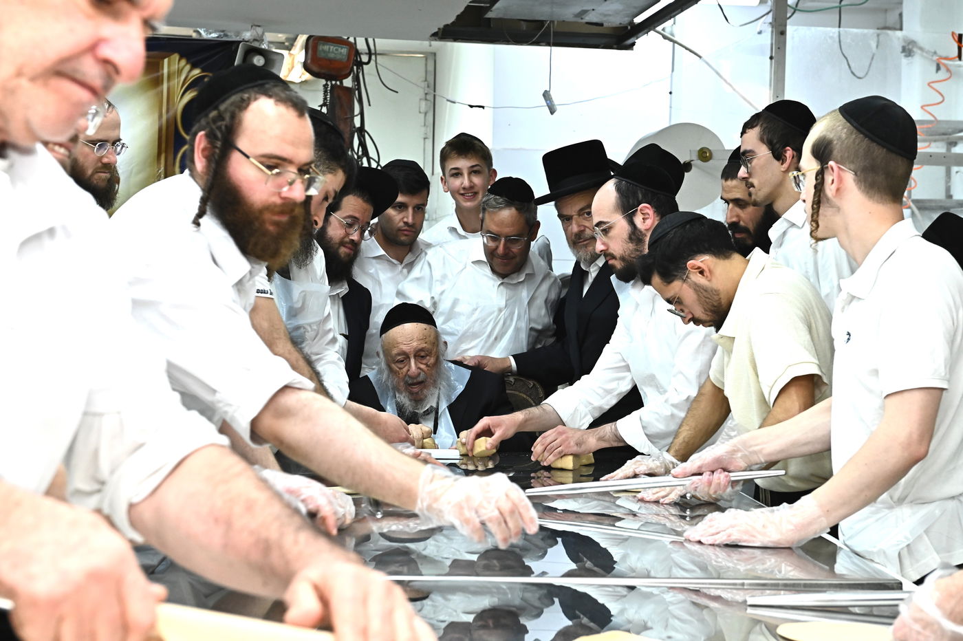 הגרב"ד פוברסקי באפיית מצות