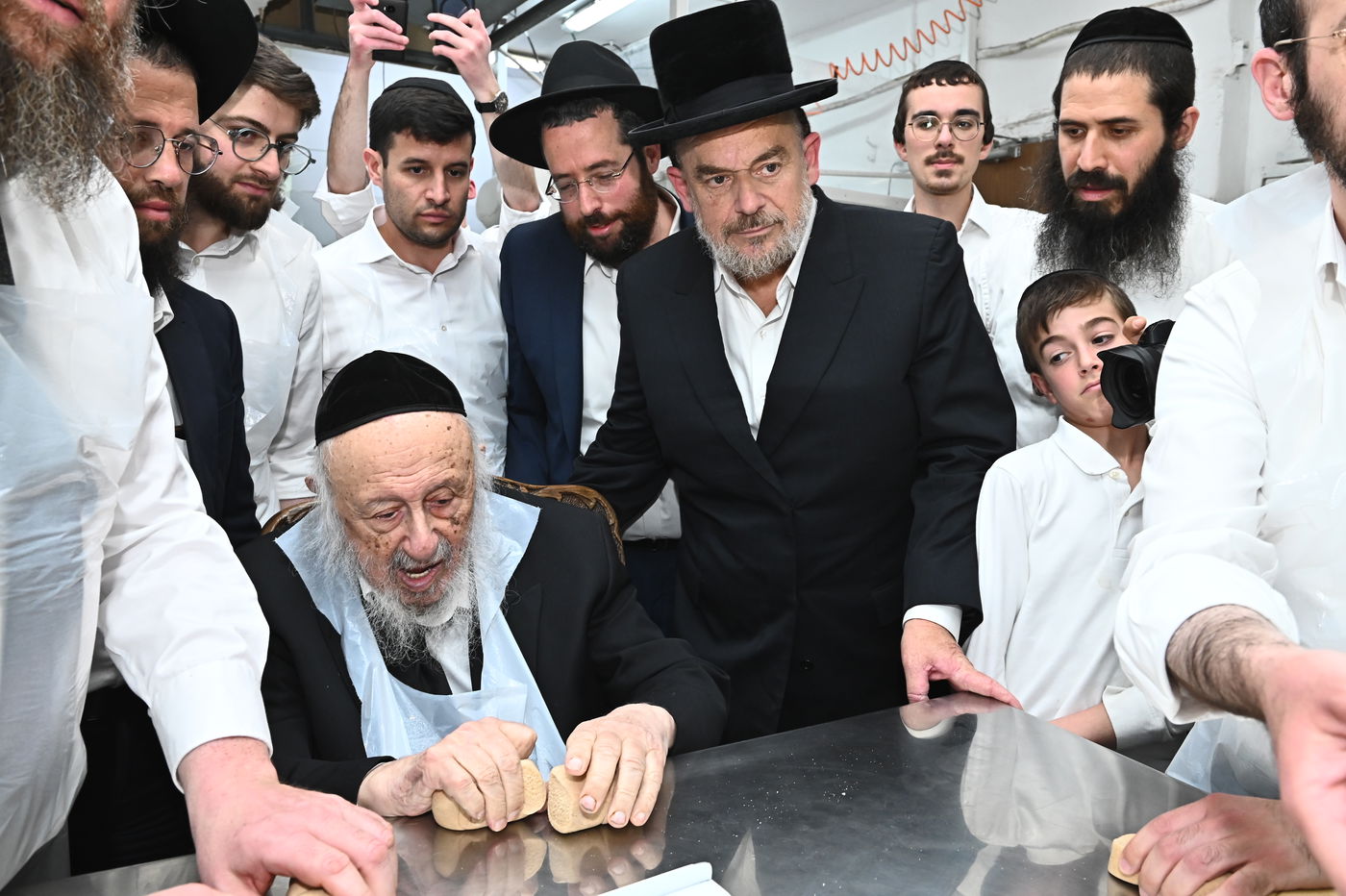 הגרב"ד פוברסקי באפיית מצות