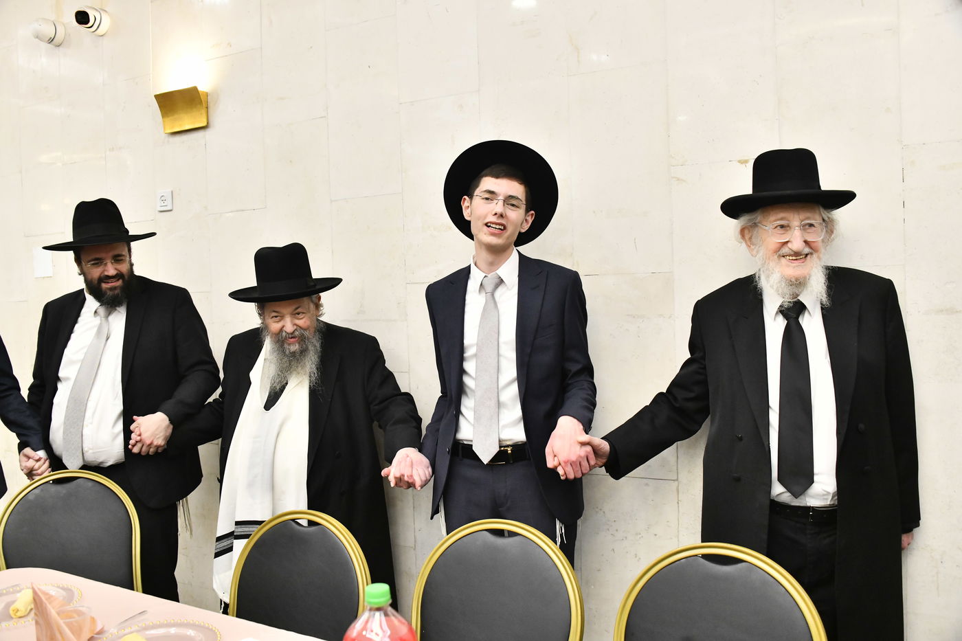 שמחת האירוסין בבאר יעקב - שכר שכיר