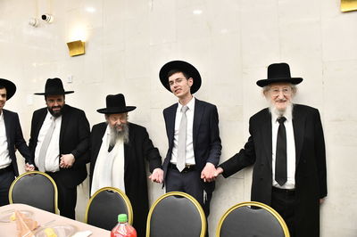 שמחת האירוסין בבאר יעקב - שכר שכיר