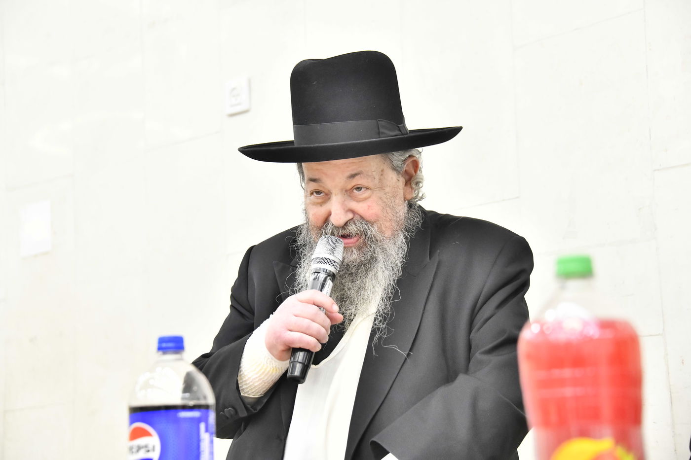 שמחת האירוסין בבאר יעקב - שכר שכיר